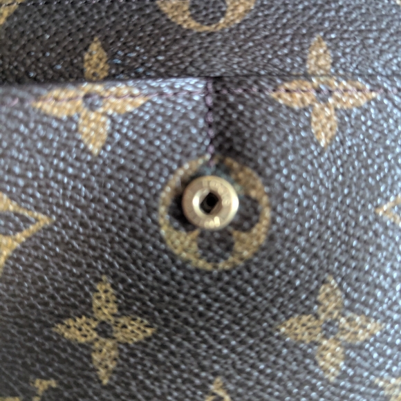 Louis Vuitton Sarah Monogram Long Wallet - Picture 10 of 17